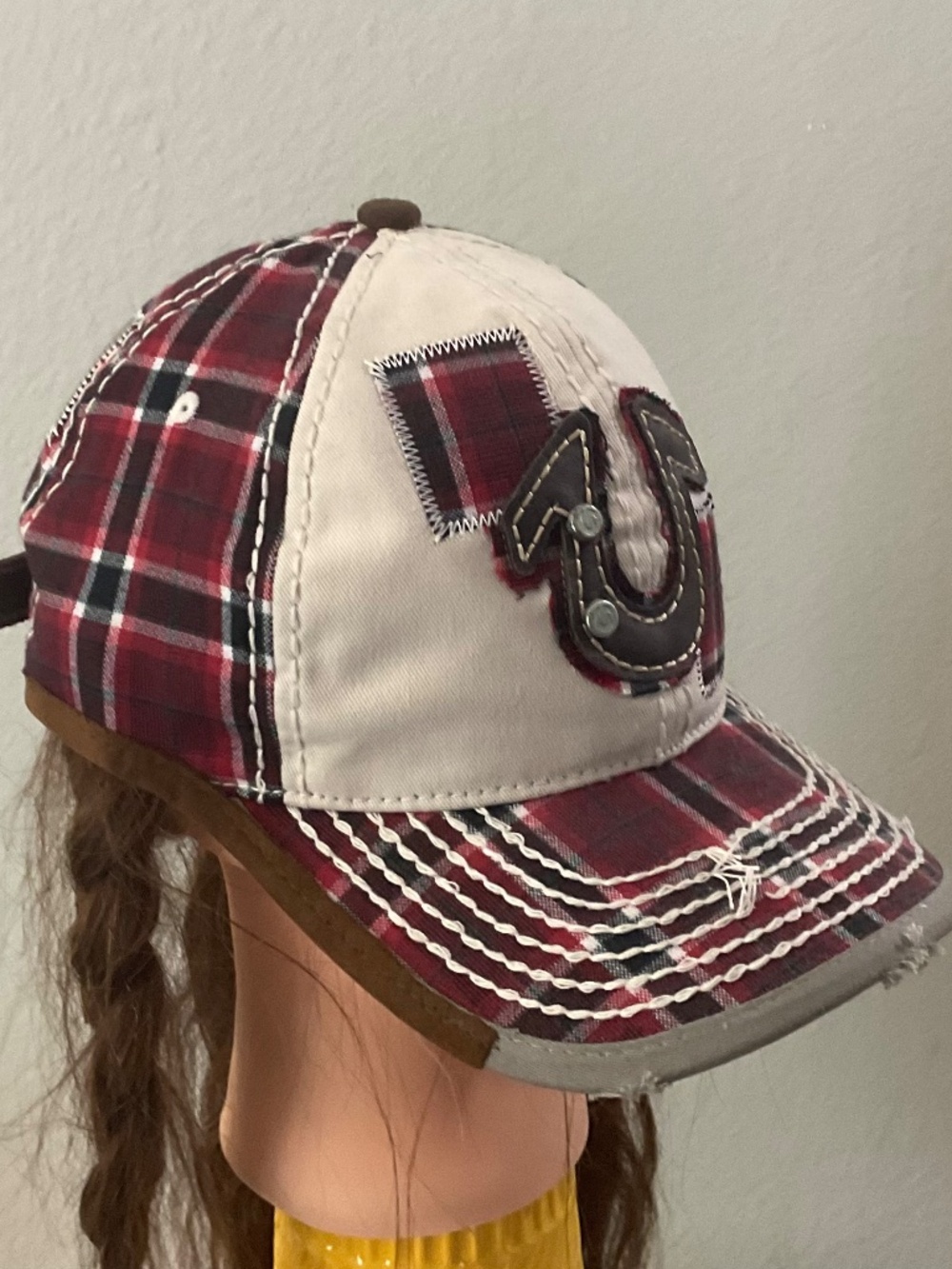 True religion Distressed Cap. - Picture 2 of 9